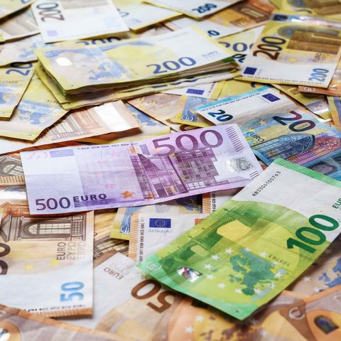 Samorządy w Polsce: pieniądze, władza i sekrety urzędów