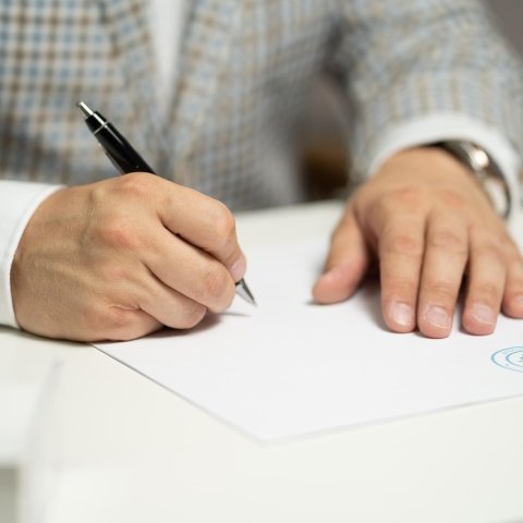 ChatGPT i GPT-5 a AI Act: czy OpenAI zdążyło z certyfikacją? Stan na 2026