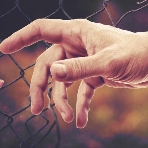 Relokacja migrantów z UE: dlaczego Polska odmawia i ile to kosztuje