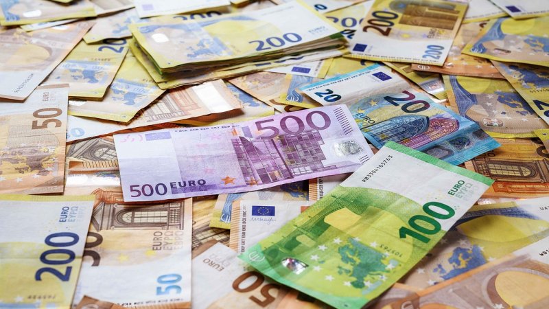 Samorządy w Polsce: pieniądze, władza i sekrety urzędów