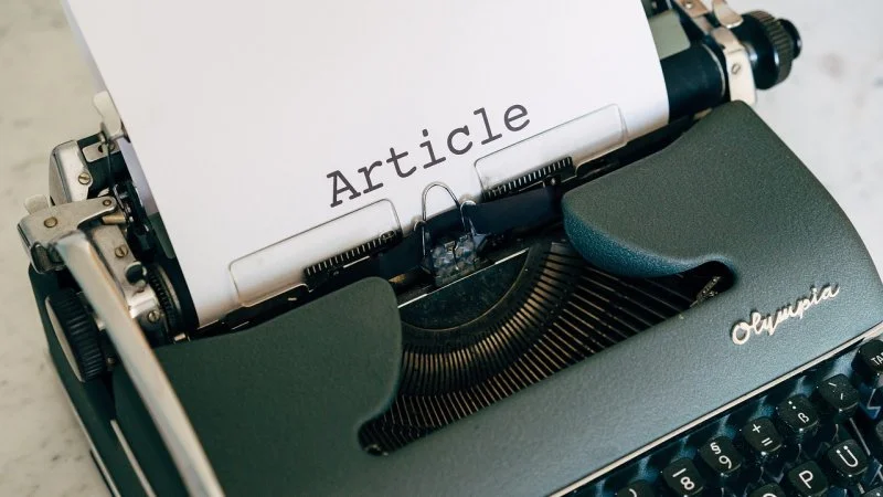 Fake news w Polsce 2026: ile jest naprawdę i kto na nim zarabia